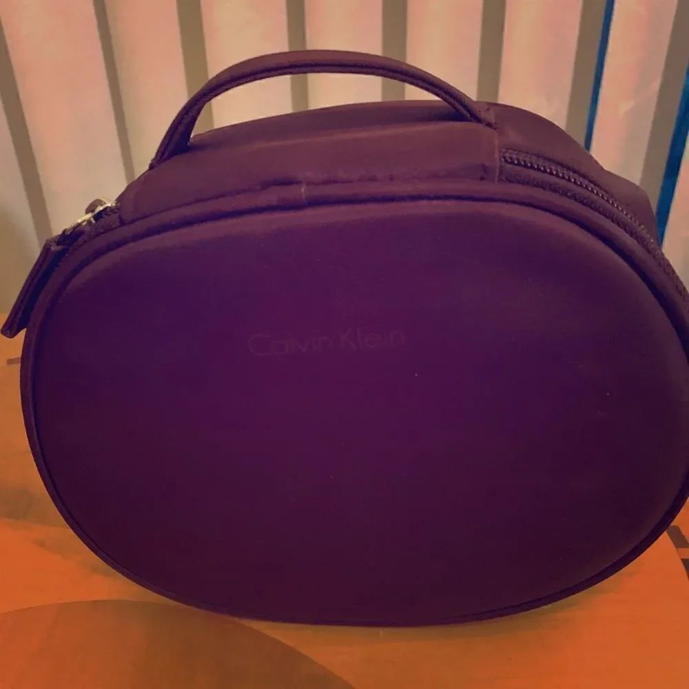 Calvin Klein Obsession Bronze Brown Round Zippered Makeup Travel Bag 100% Nylon